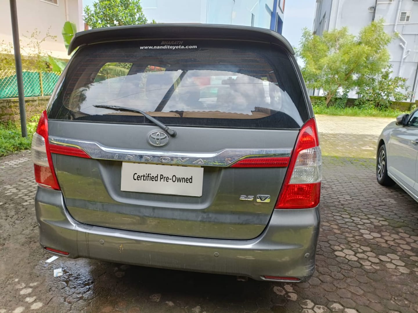 Toyota Innova(2013-2014) 2.5 V 7 Str